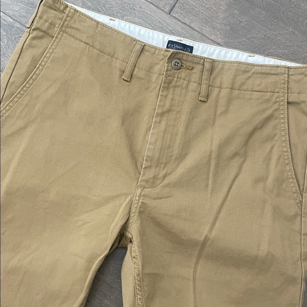 Levi Straus Men's Tan Chino Pants